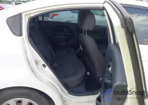 2017 Kia Rio Lx z USA, uszkodzony, nr VIN KNADM4A33H6011053